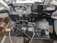 قوارب العمل للبيع