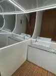 قارب مزدوج الهيكل للبيع