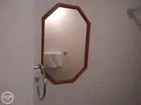 قاطعة للبيع