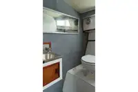 قوارب العمل للبيع