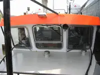 قارب طاقم للبيع