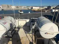 قوارب العمل للبيع