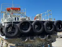 قارب طاقم للبيع