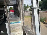 قارب مزدوج الهيكل للبيع