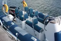 قارب مطاطي صلب للبيع