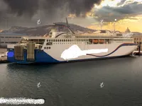 سفينة نقل بضائع بالمركبات (Ro-Ro) للبيع