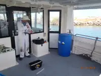 قارب طاقم للبيع