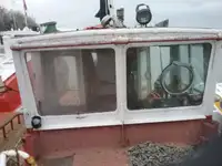 قوارب العمل للبيع