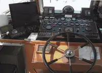 قارب طيار للبيع