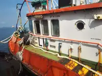قوارب العمل للبيع