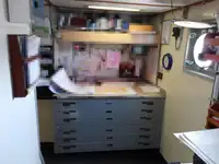 سفينة بحثية للبيع