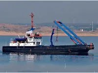 قوارب العمل للبيع
