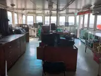سفينة سحب للبيع