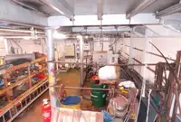 قوارب العمل للبيع
