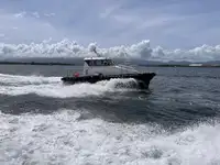 قارب إرشادي للبيع