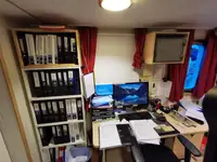 سفينة نقل بضائع بالمركبات (Ro-Ro) للبيع