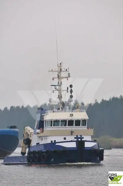 قوارب العمل للبيع