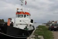 قوارب العمل للبيع