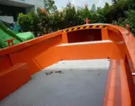 قوارب العمل للبيع