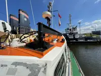 قارب طيار للبيع