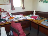 قوارب العمل للبيع
