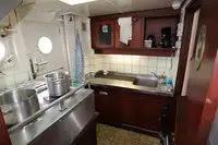 سفينة سياحية للبيع
