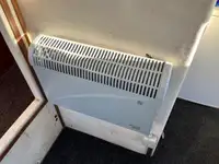 قوارب العمل للبيع