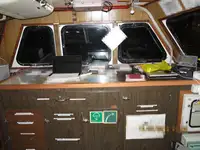 قارب طاقم للبيع