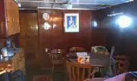 سفينة بحثية للبيع