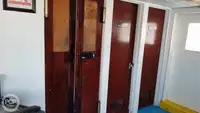 قارب مزدوج الهيكل للبيع