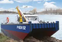 قوارب العمل للبيع
