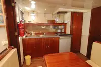 زورق دورية للبيع