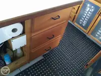 قاطعة للبيع