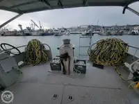 قارب نجاة للبيع