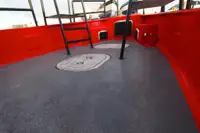 قارب طيار للبيع