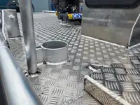 قارب مزدوج الهيكل للبيع
