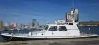 قارب إرشادي للبيع