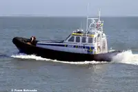 قارب طيار للبيع