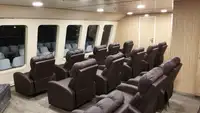 سفينة العبارة للبيع