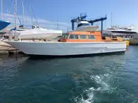 زوارق العمل للبيع