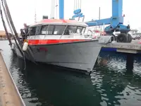 زوارق العمل للبيع