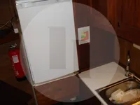 سفينة لنقل الأسماك الحية للبيع