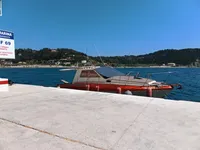 قوارب العمل للبيع
