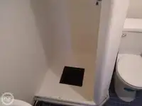 قاطعة للبيع