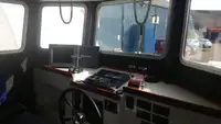 قوارب العمل للبيع