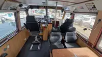 قارب طيار للبيع