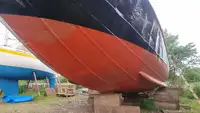 قوارب العمل للبيع