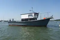قاطرة للبيع
