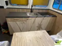 قوارب العمل للبيع