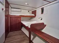 فندق عائم للبيع